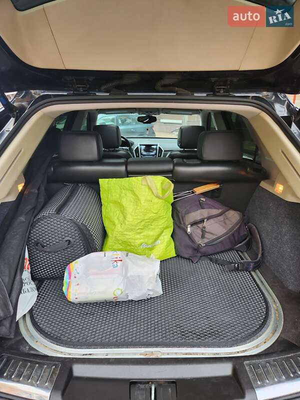 Позашляховик / Кросовер Cadillac SRX 2013 в Києві