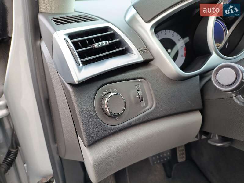 Позашляховик / Кросовер Cadillac SRX 2011 в Броварах