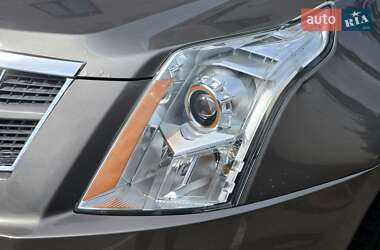 Позашляховик / Кросовер Cadillac SRX 2010 в 
