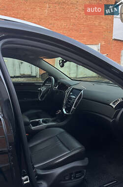 Внедорожник / Кроссовер Cadillac SRX 2015 в 