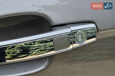 Внедорожник / Кроссовер Cadillac SRX 2010 в 