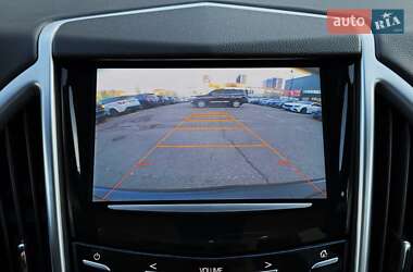Внедорожник / Кроссовер Cadillac SRX 2014 в 