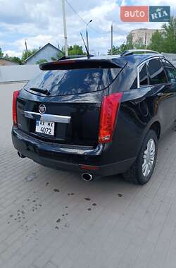 Внедорожник / Кроссовер Cadillac SRX 2011 в 