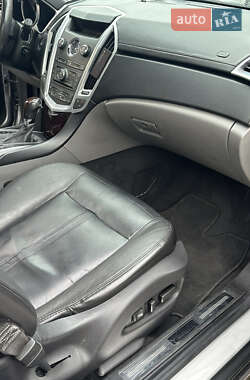 Внедорожник / Кроссовер Cadillac SRX 2010 в 
