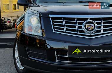 Позашляховик / Кросовер Cadillac SRX 2014 в 