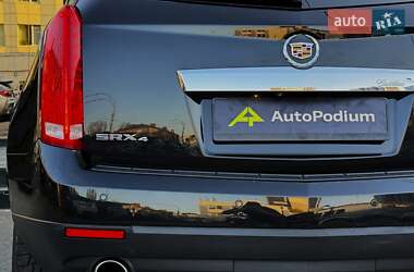 Позашляховик / Кросовер Cadillac SRX 2014 в 