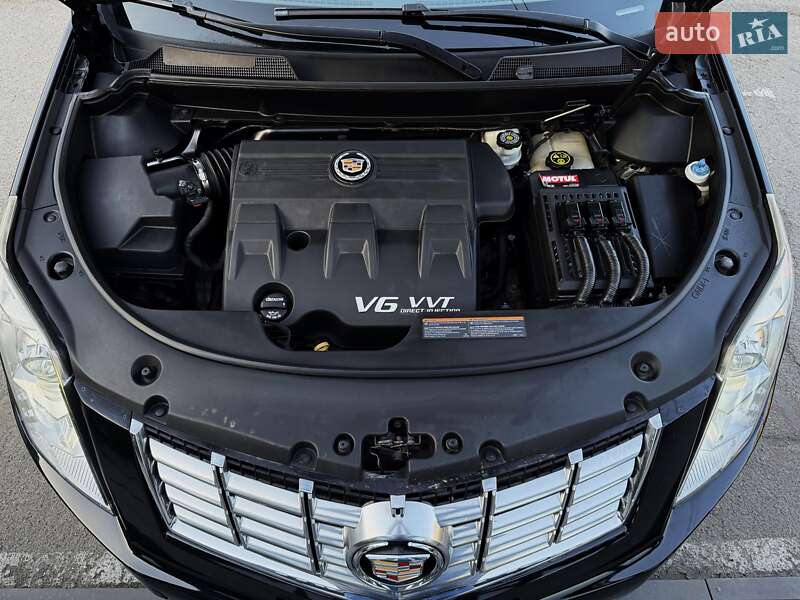 Позашляховик / Кросовер Cadillac SRX 2014 в Києві