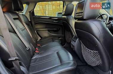 Позашляховик / Кросовер Cadillac SRX 2014 в 