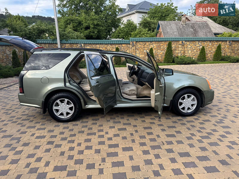 Внедорожник / Кроссовер Cadillac SRX 2004 в Могилев-Подольске