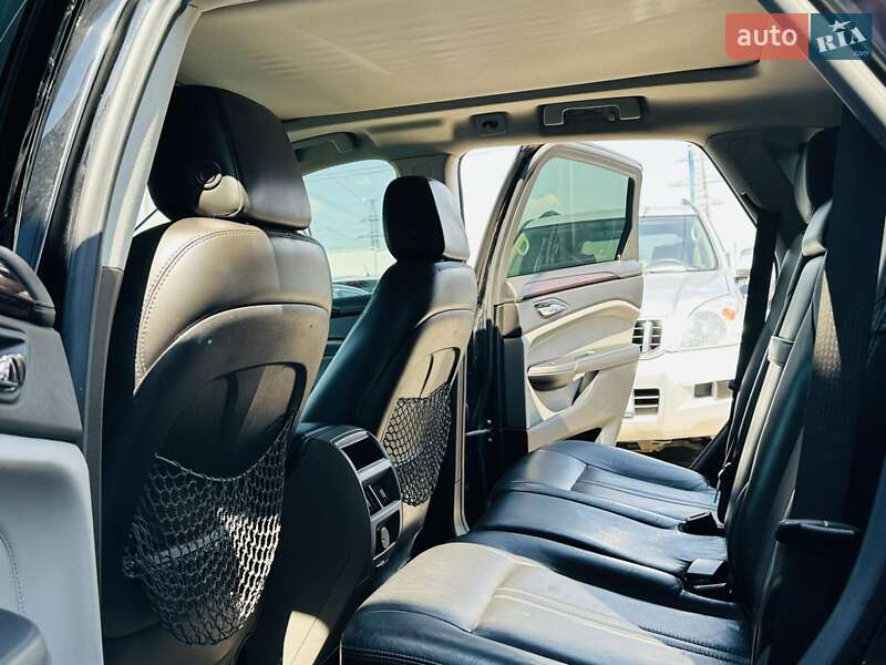 Позашляховик / Кросовер Cadillac SRX 2011 в Харкові