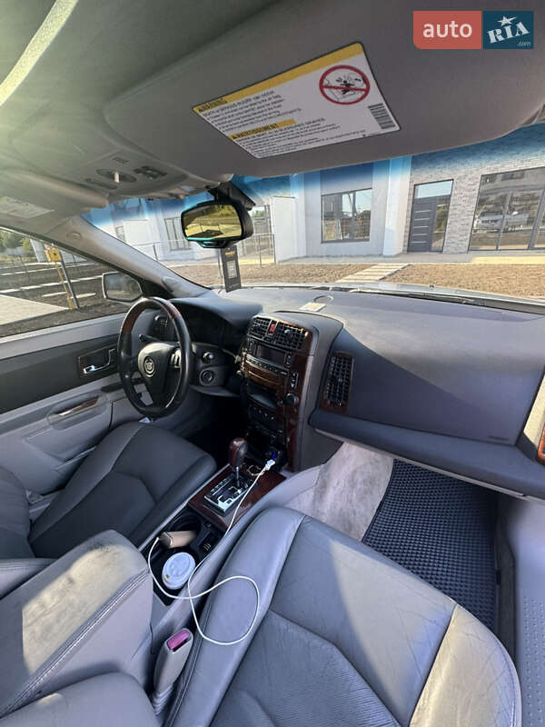 Внедорожник / Кроссовер Cadillac SRX 2004 в Одессе