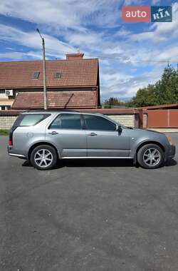 Позашляховик / Кросовер Cadillac SRX 2004 в 