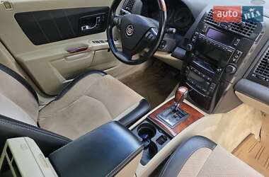 Позашляховик / Кросовер Cadillac SRX 2004 в 