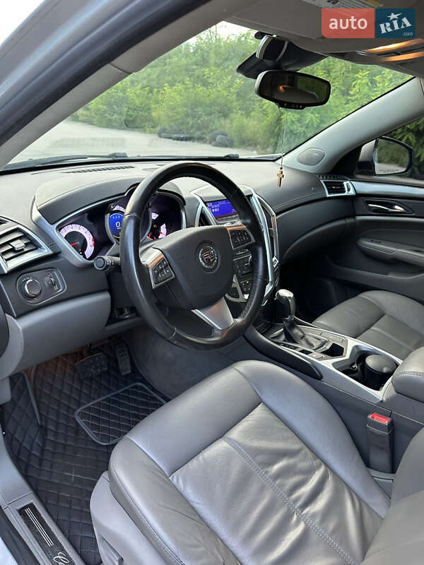 Позашляховик / Кросовер Cadillac SRX 2011 в Києві