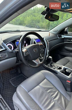 Внедорожник / Кроссовер Cadillac SRX 2011 в 