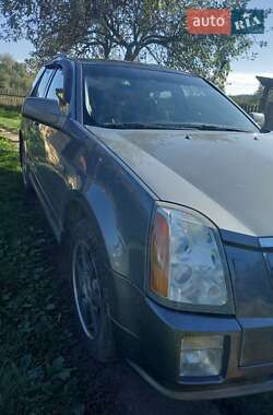 Позашляховик / Кросовер Cadillac SRX 2004 в 