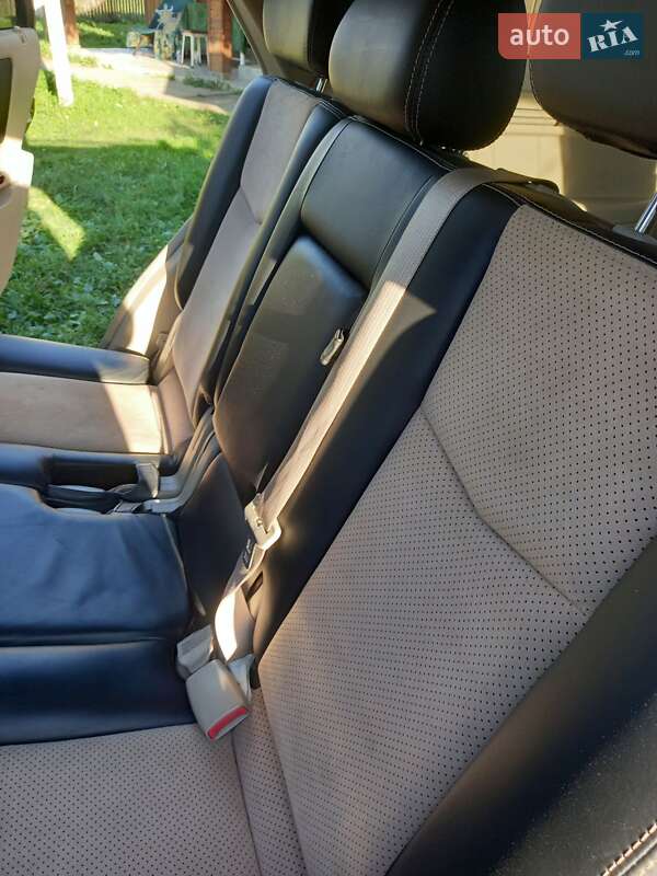 Позашляховик / Кросовер Cadillac SRX 2004 в Калуші
