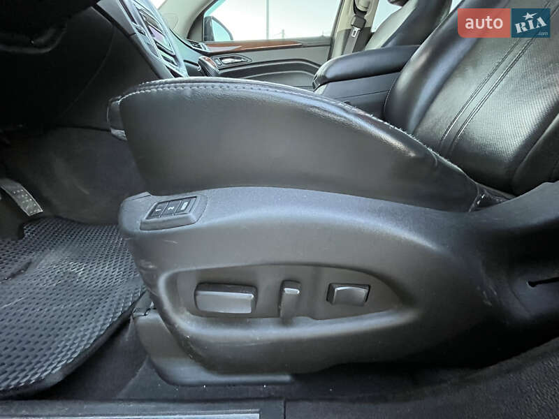 Внедорожник / Кроссовер Cadillac SRX 2015 в Жмеринке