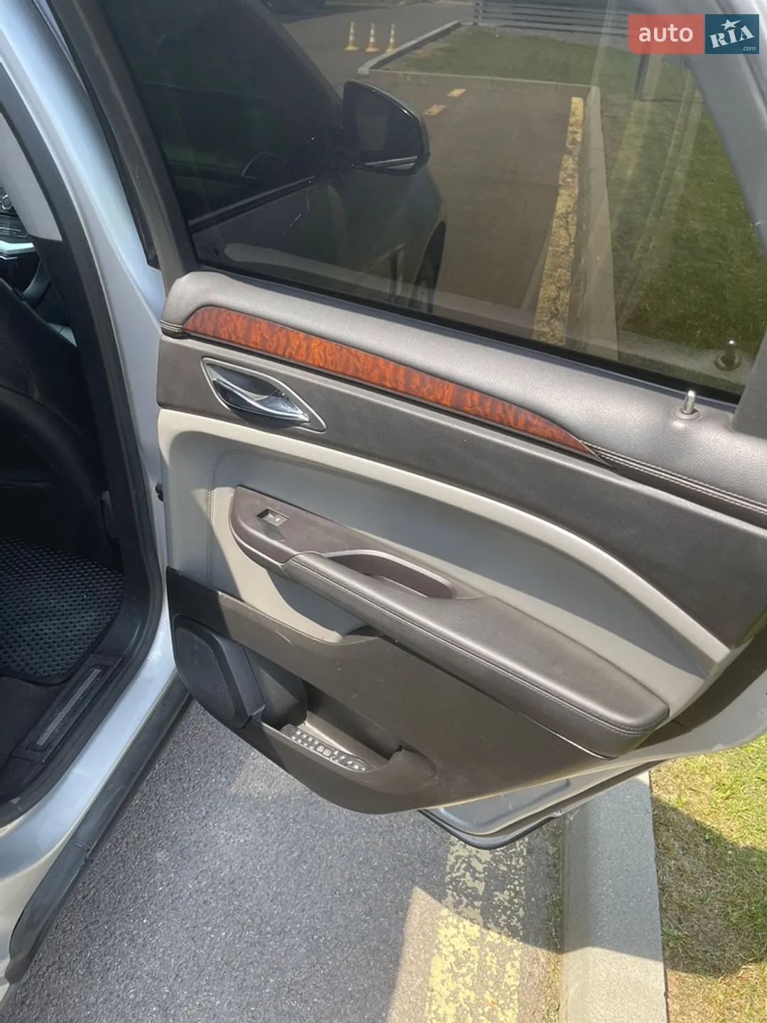 2010 Cadillac SRX - мініатюра 23