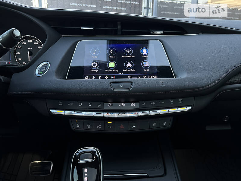 Внедорожник / Кроссовер Cadillac XT4 2021 в Киеве
