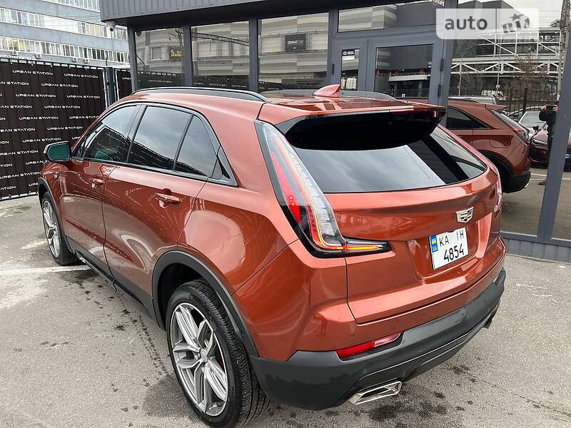 Внедорожник / Кроссовер Cadillac XT4 2021 в Киеве