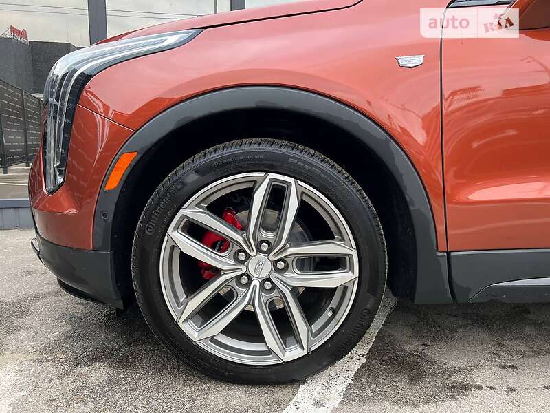 Внедорожник / Кроссовер Cadillac XT4 2021 в Киеве