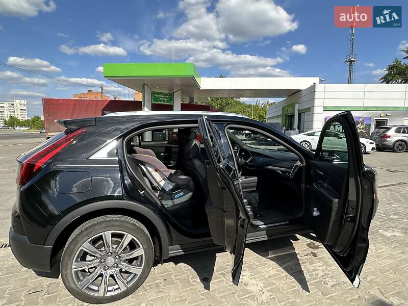 Внедорожник / Кроссовер Cadillac XT4 2018 в Сумах