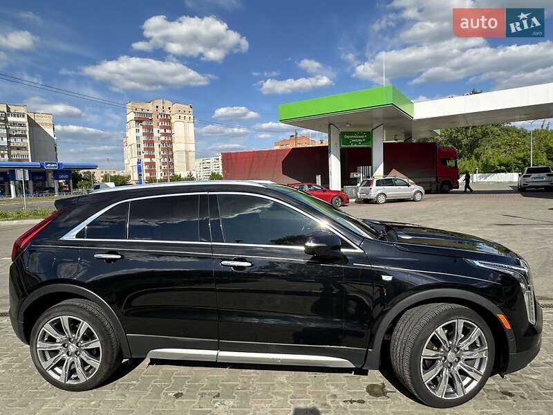 Внедорожник / Кроссовер Cadillac XT4 2018 в Сумах