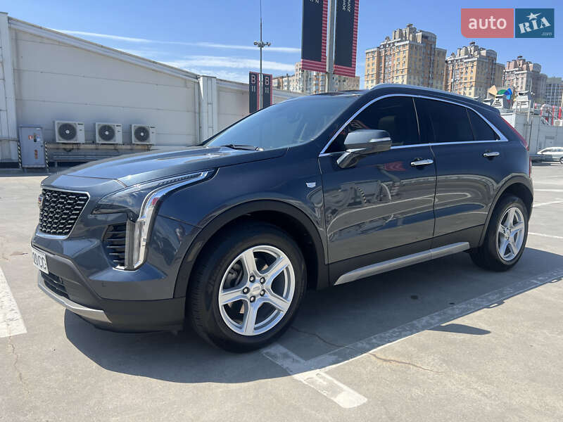 Внедорожник / Кроссовер Cadillac XT4 2018 в Киеве