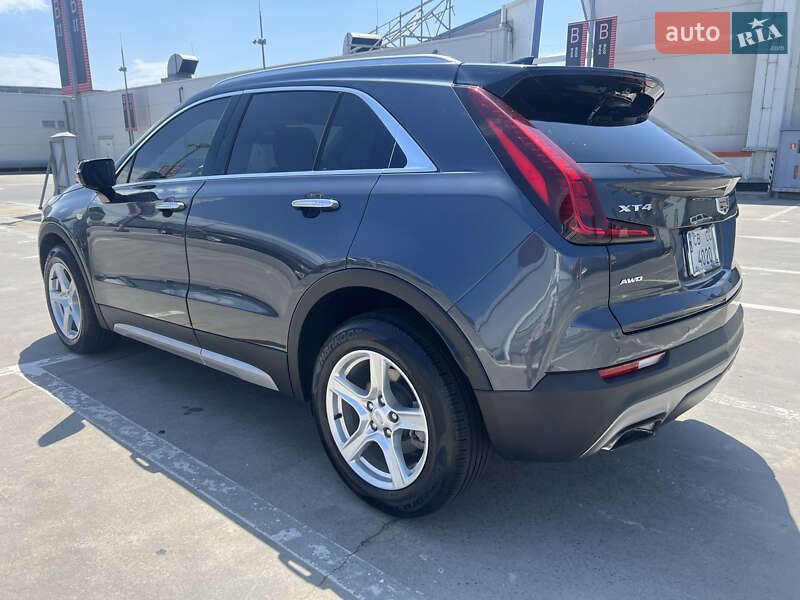 Внедорожник / Кроссовер Cadillac XT4 2018 в Киеве