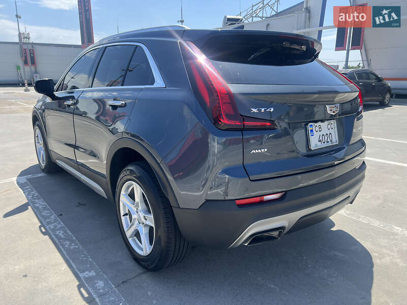 Внедорожник / Кроссовер Cadillac XT4 2018 в Киеве