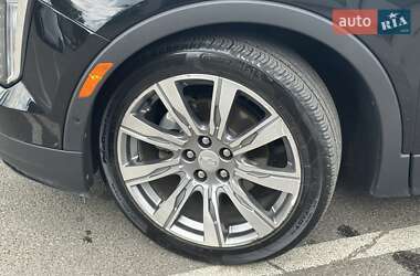 Внедорожник / Кроссовер Cadillac XT4 2018 в 