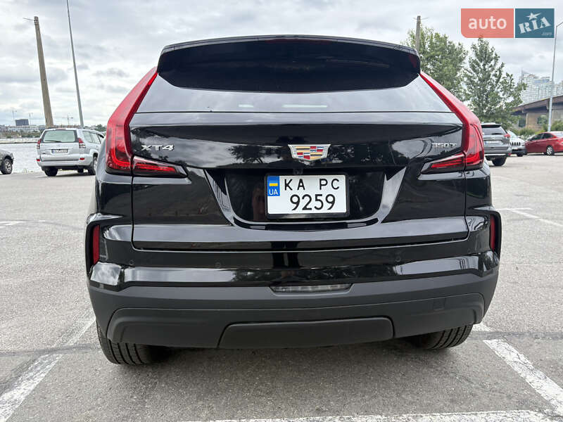 Универсал Cadillac XT4 2023 в Киеве