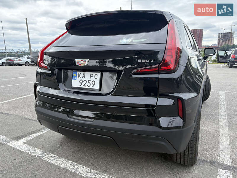 Универсал Cadillac XT4 2023 в Киеве