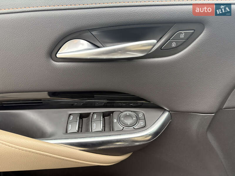 Универсал Cadillac XT4 2023 в Киеве