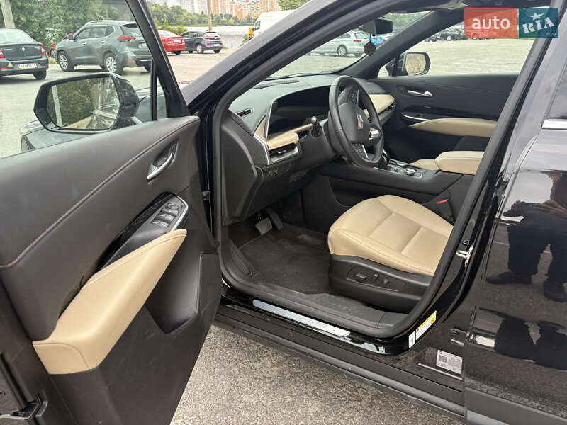 Универсал Cadillac XT4 2023 в Киеве
