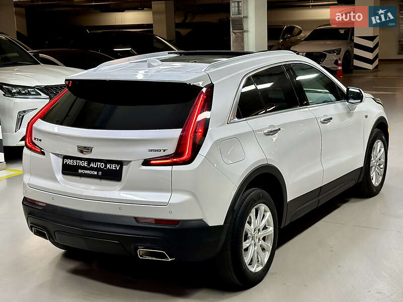 Позашляховик / Кросовер Cadillac XT4 2022 в Києві