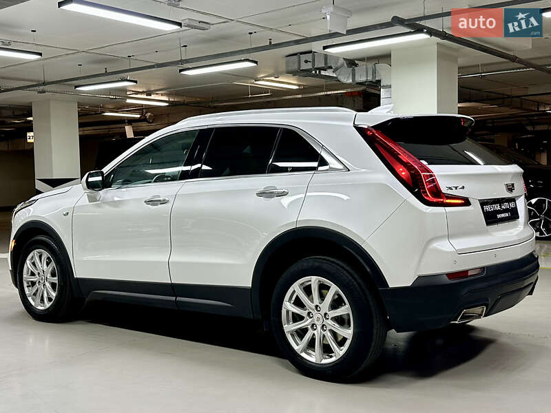 Позашляховик / Кросовер Cadillac XT4 2022 в Києві