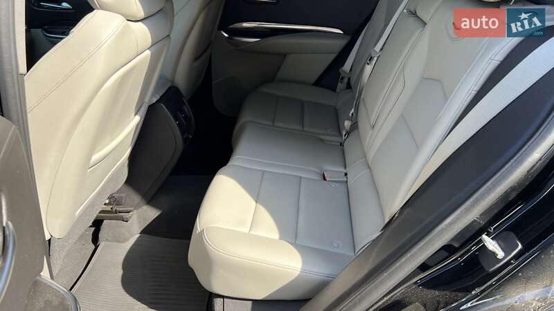 Внедорожник / Кроссовер Cadillac XT4 2018 в Одессе