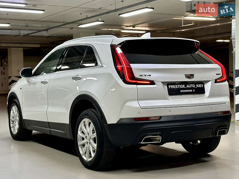 Внедорожник / Кроссовер Cadillac XT4 2022 в Киеве