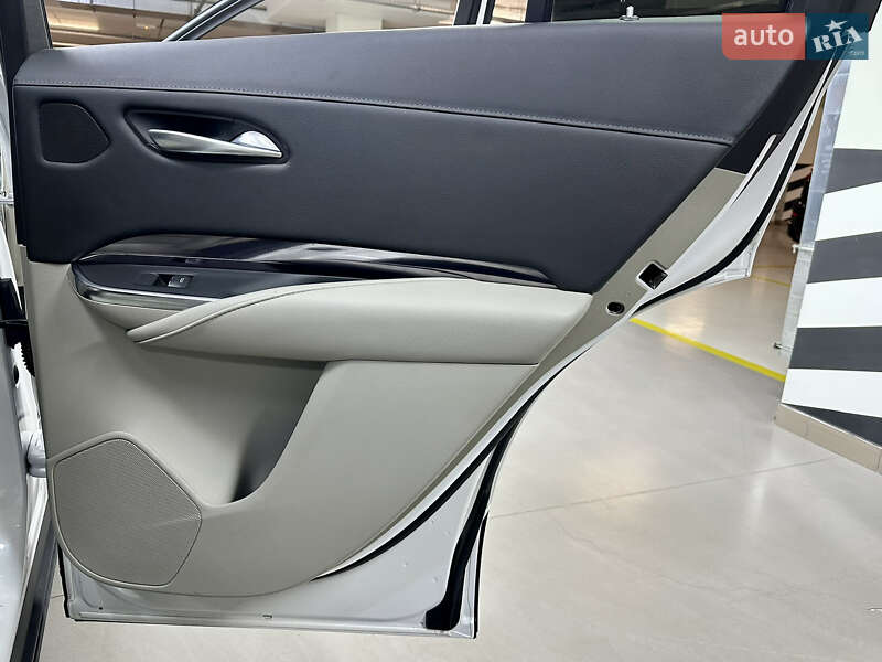 Внедорожник / Кроссовер Cadillac XT4 2022 в Киеве