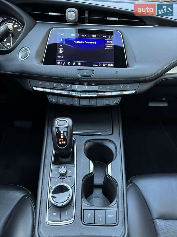 Внедорожник / Кроссовер Cadillac XT4 2019 в Виннице