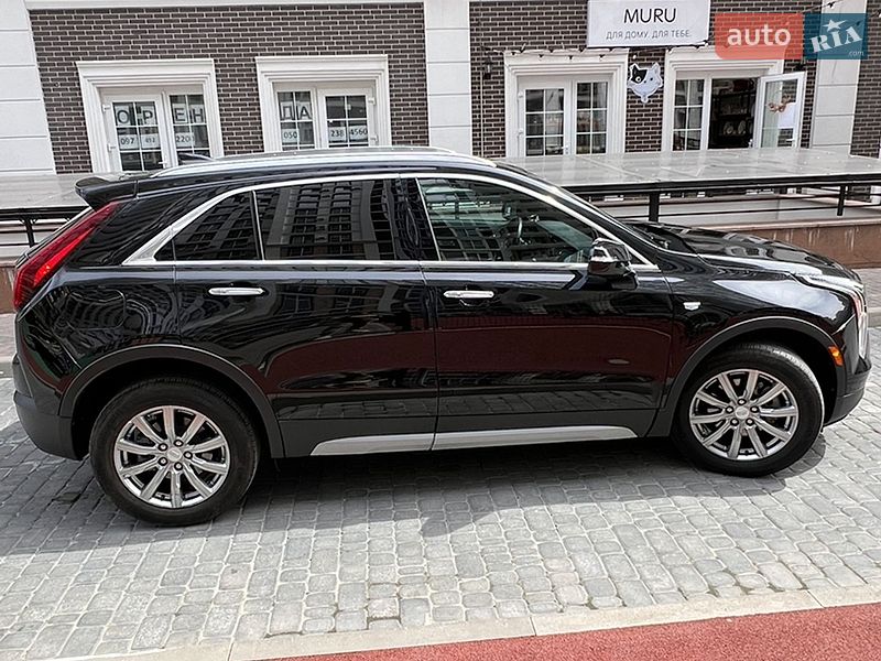 Внедорожник / Кроссовер Cadillac XT4 2020 в Киеве