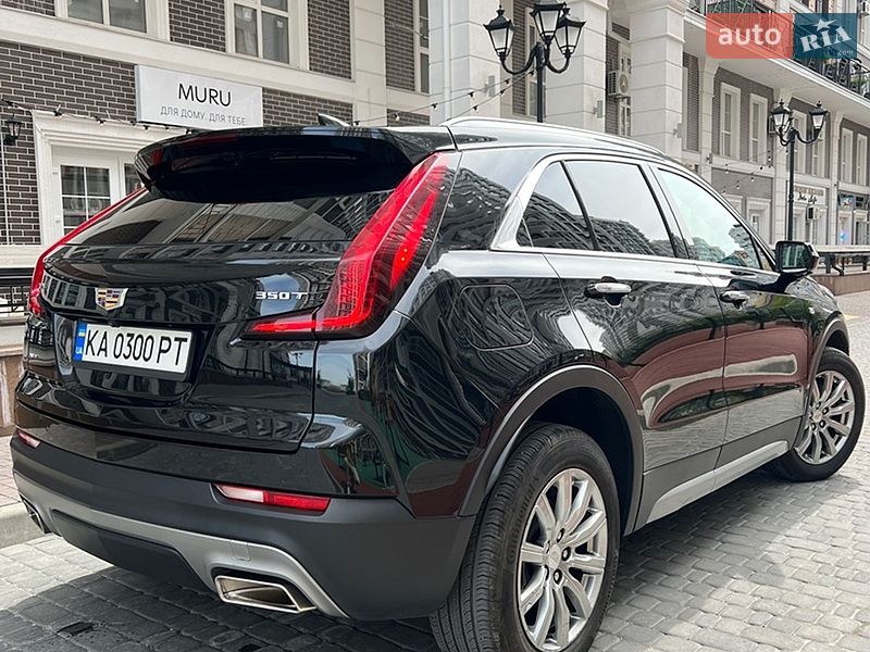 Внедорожник / Кроссовер Cadillac XT4 2020 в Киеве