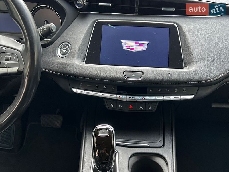 Внедорожник / Кроссовер Cadillac XT4 2020 в Киеве