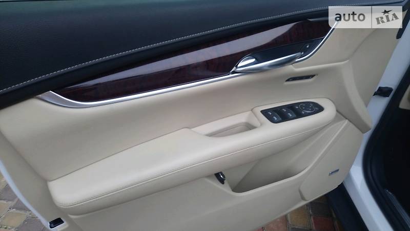 Позашляховик / Кросовер Cadillac XT5 2017 в Василькові