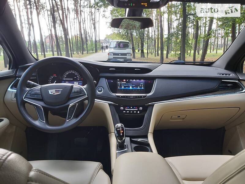 Внедорожник / Кроссовер Cadillac XT5 2016 в Житомире