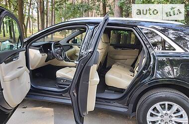 Внедорожник / Кроссовер Cadillac XT5 2016 в Житомире
