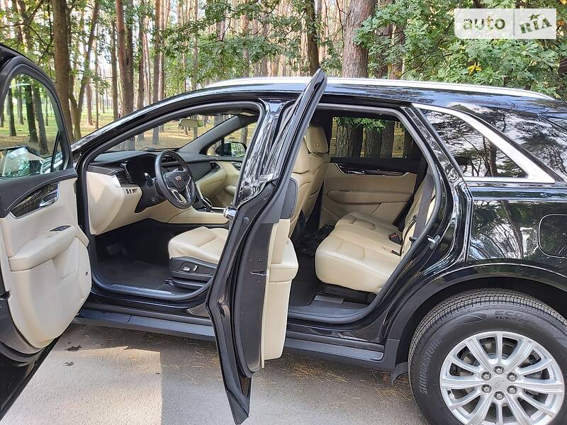 Внедорожник / Кроссовер Cadillac XT5 2016 в Житомире