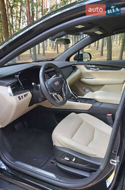 Внедорожник / Кроссовер Cadillac XT5 2016 в Житомире